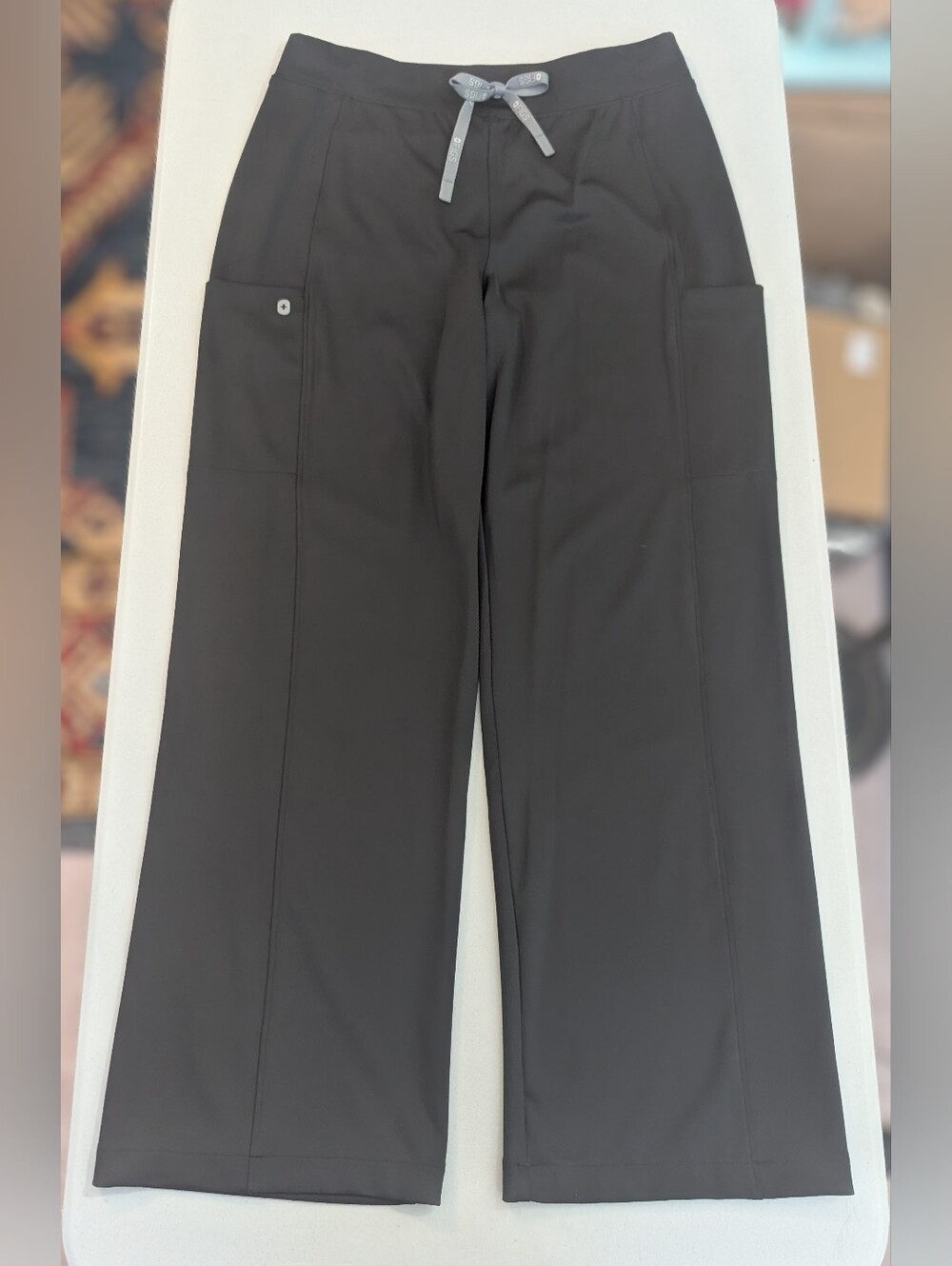 FIGS black scrub pants, medium